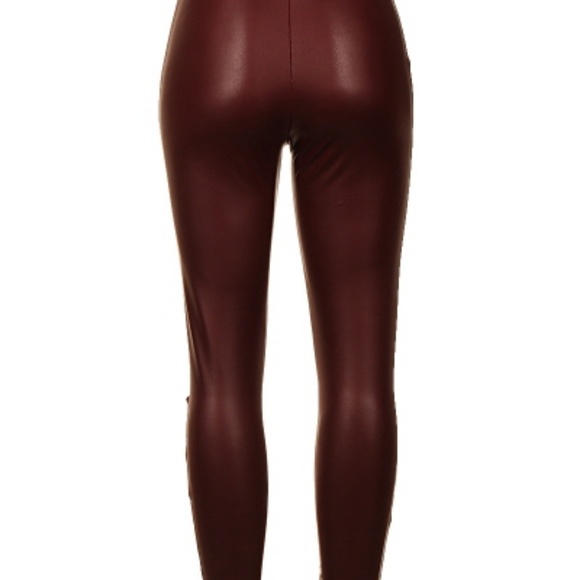 🌟Cutout knee faux leather leggings - Picture 4 of 5